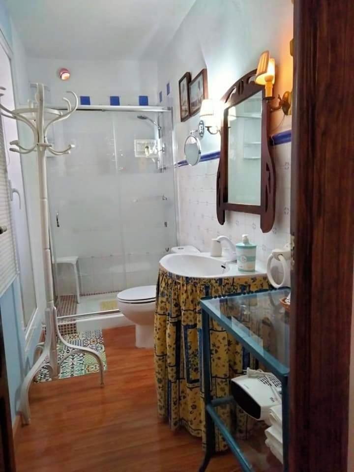 וילנה Hostal Los Aromas מראה חיצוני תמונה