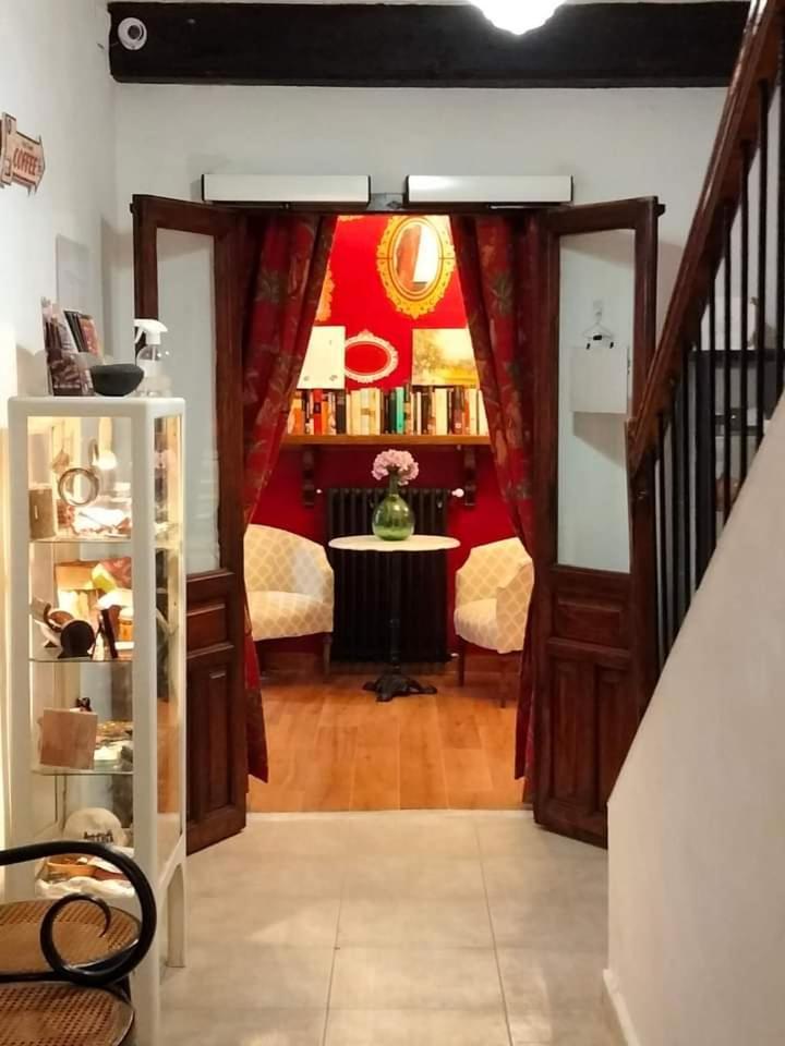 וילנה Hostal Los Aromas מראה חיצוני תמונה